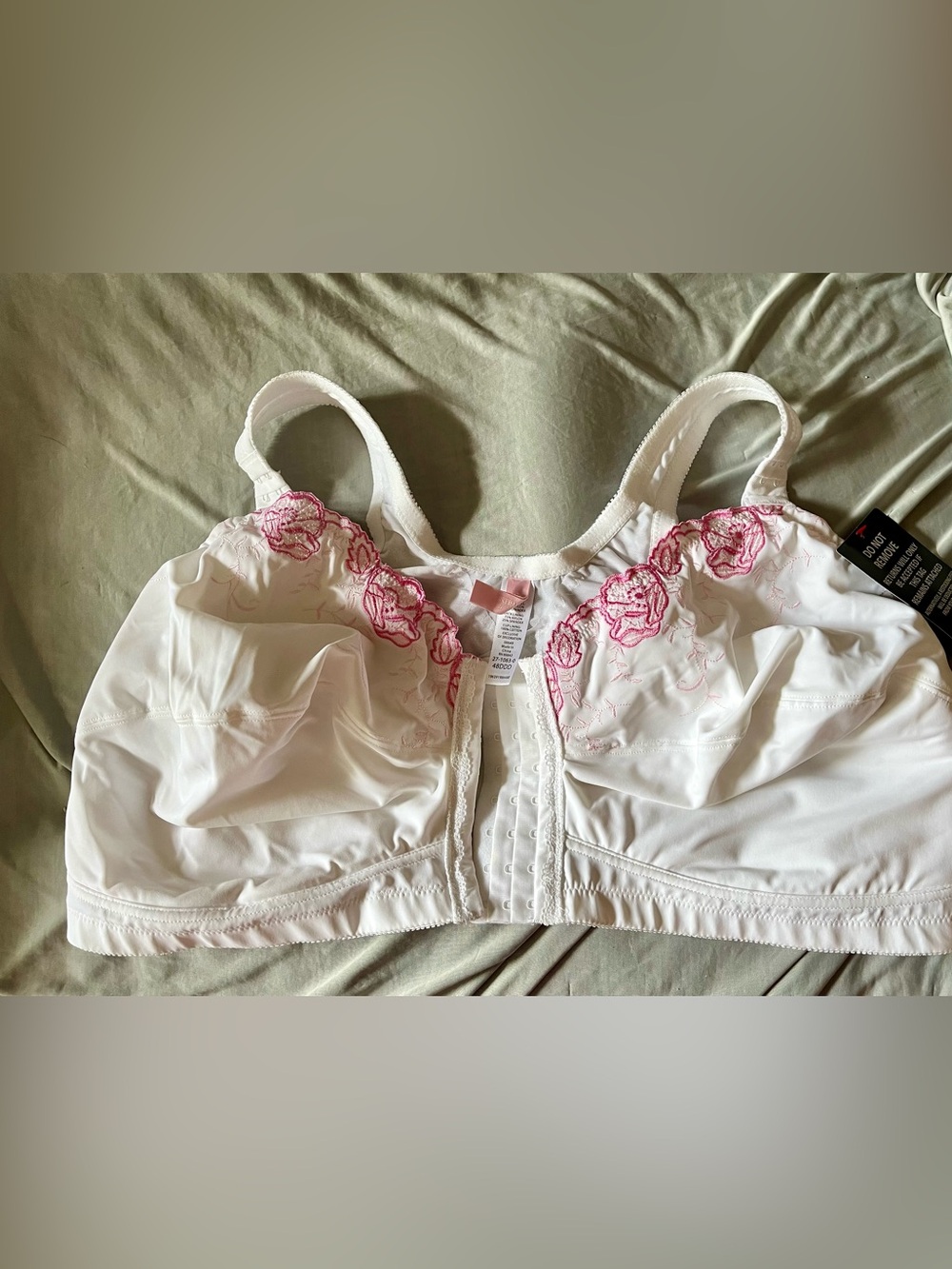 Wacoal White Front-Closure Bra with Pink Rose Embroidery